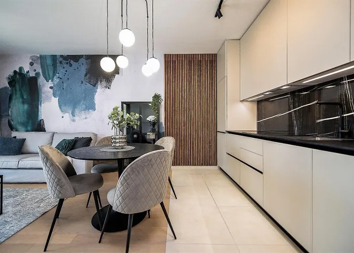 City Lux Apartment 2 - With Garage And Balcony